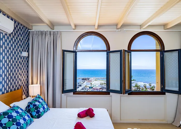 Espectacular Atico De 5 Niveles En Puerto De Cabopino Daire Marbella