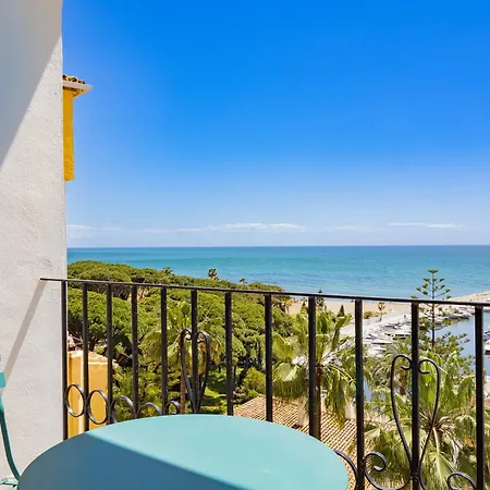 Espectacular Atico De 5 Niveles En Puerto De Cabopino Апартаменти