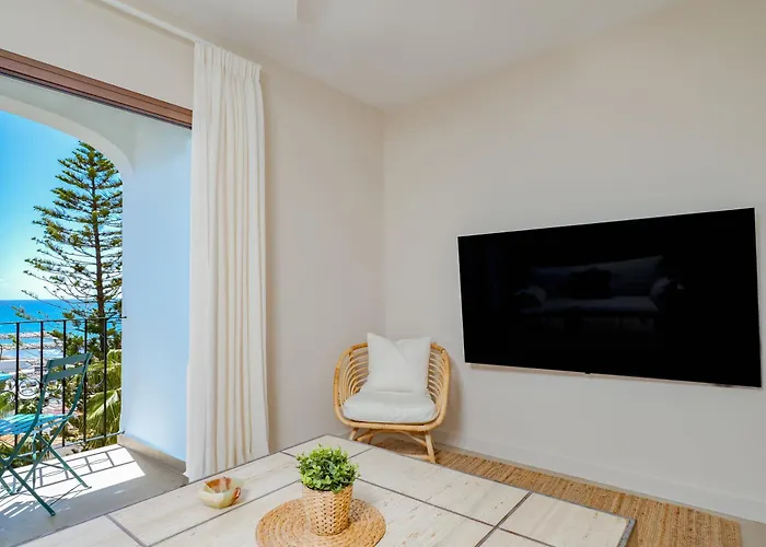 Espectacular Atico De 5 Niveles En Puerto De Cabopino *