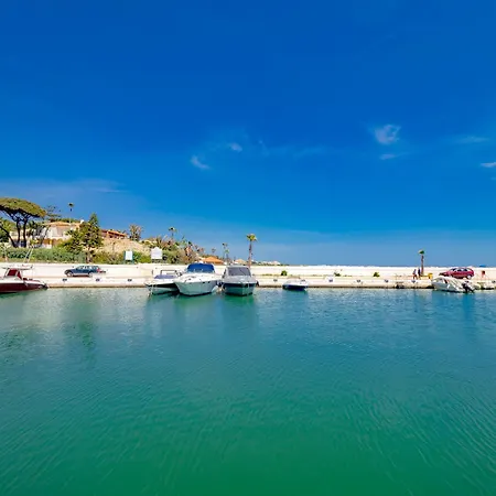 Espectacular ático De 5 Niveles En Puerto De Cabopino Apartamento *