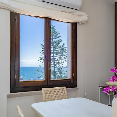 Espectacular ático De 5 Niveles En Puerto De Cabopino Apartamento