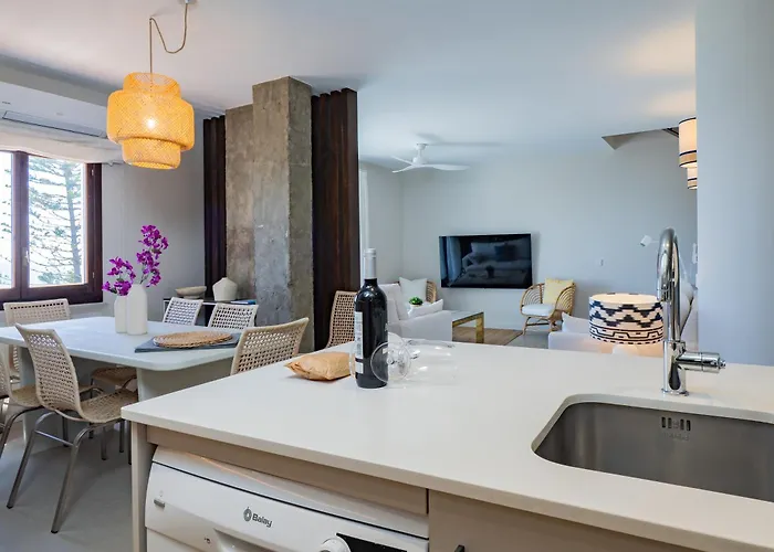 Espectacular Atico De 5 Niveles En Puerto De Cabopino *